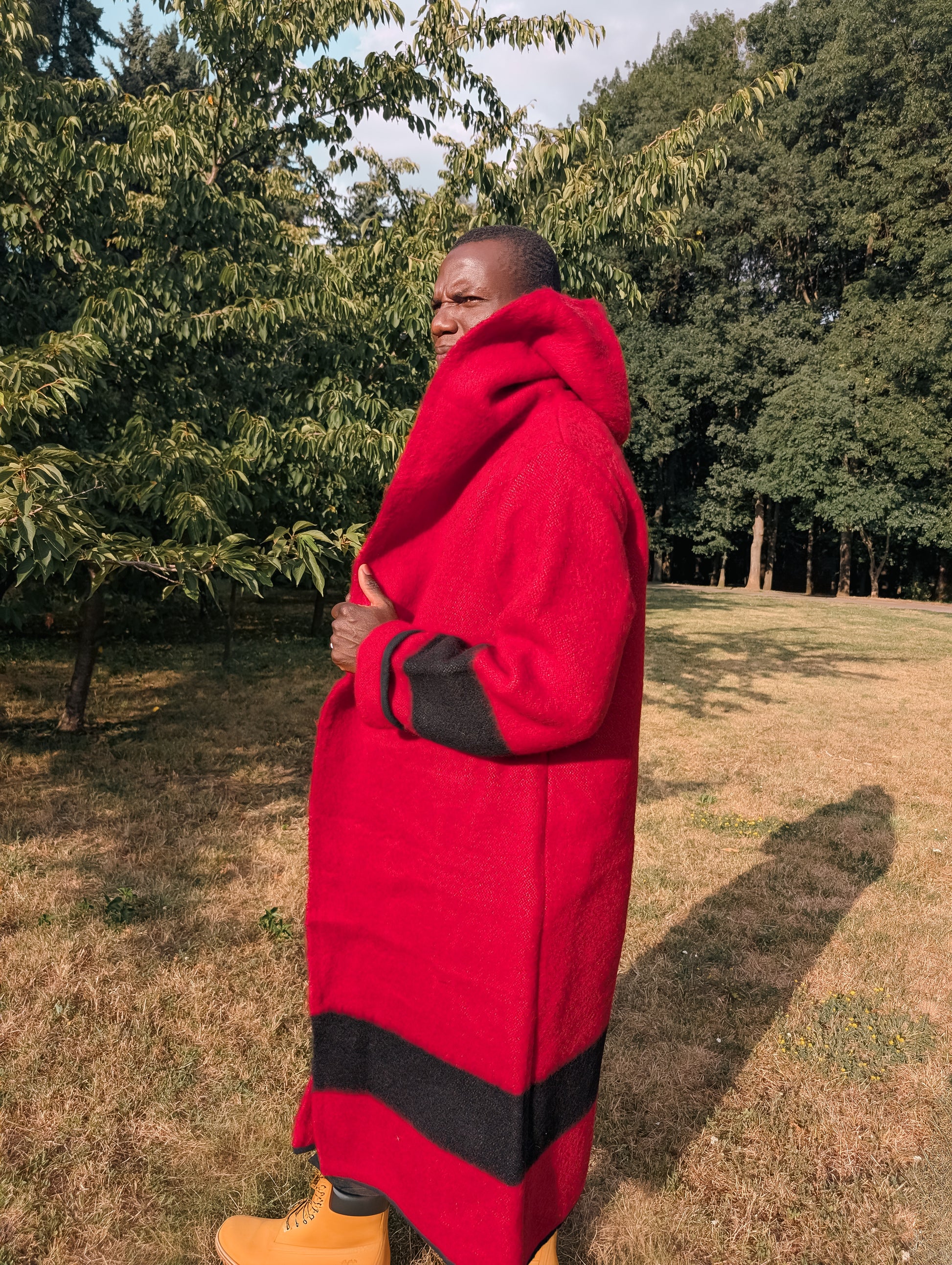 Long Heritage Wool blanket capote coat for reenactment or rendezvos events, that can be worn loose or belted