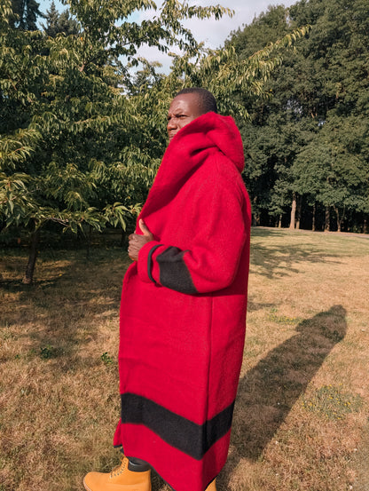 Long Heritage Wool blanket capote coat for reenactment or rendezvos events, that can be worn loose or belted